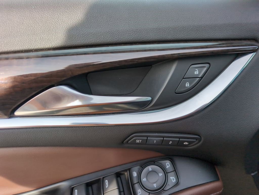 Used 2018 Buick Enclave Avenir w/ Avenir Technology Package image 17