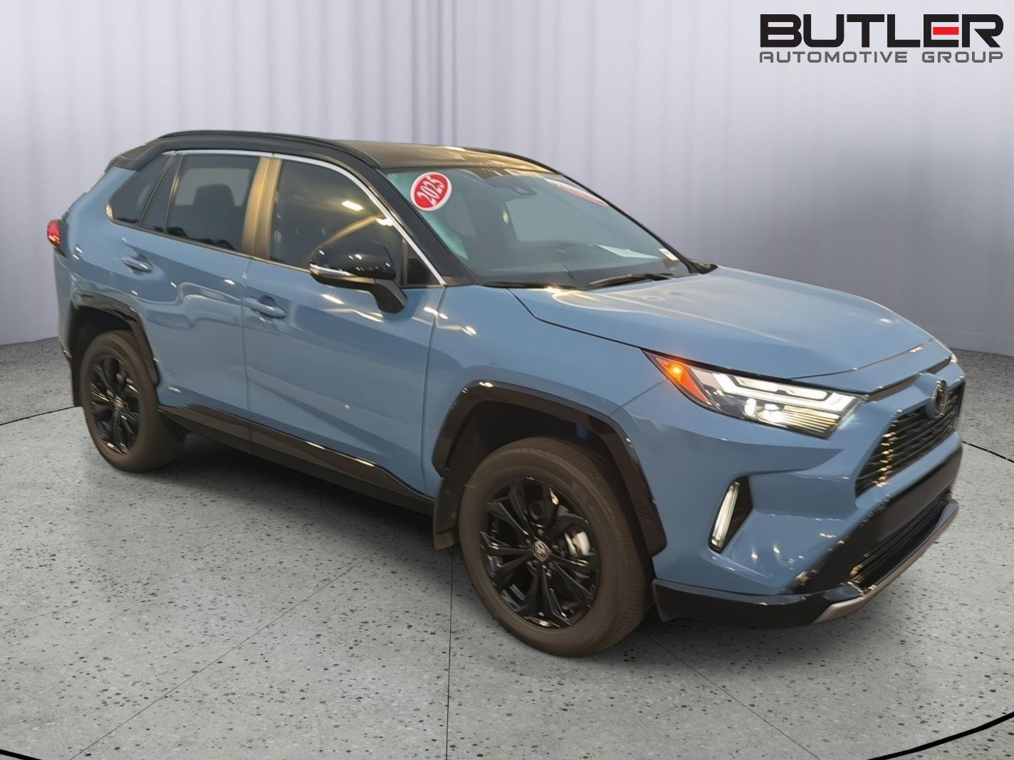Certified 2025 Toyota RAV4 XSE w/ Weather Package AWD/4WD image 8