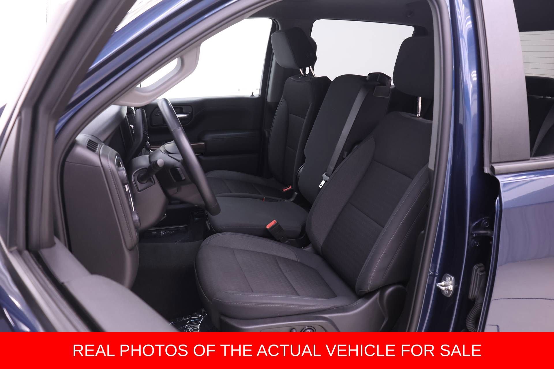 Used 2022 Chevrolet Silverado 1500 LT AWD/4WD image 4