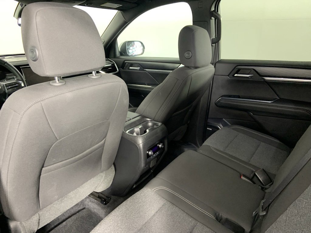 Used 2025 GMC Acadia Elevation image 28