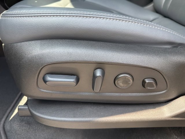 Certified 2024 Buick Enclave Premium image 13