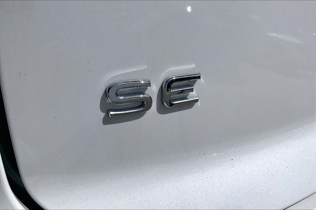 New 2026 Volkswagen Atlas Cross Sport SE FWD image 7
