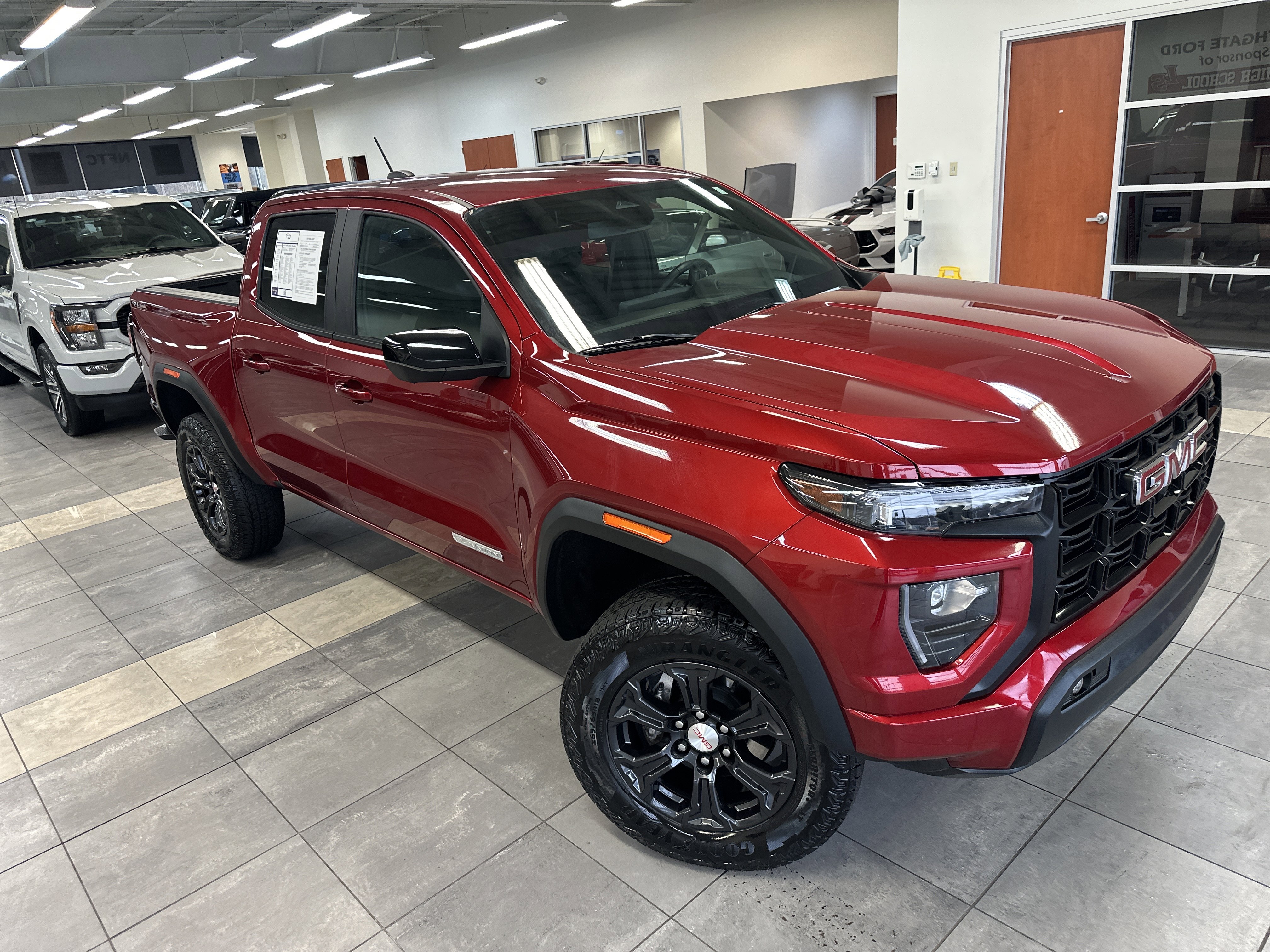 Used 2023 GMC Canyon Elevation w/ Convenience Package image 11