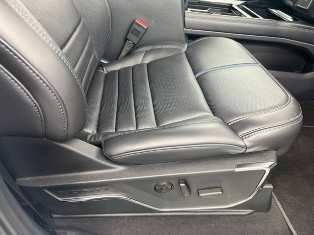 Used 2025 Ford F350 Platinum AWD/4WD image 28