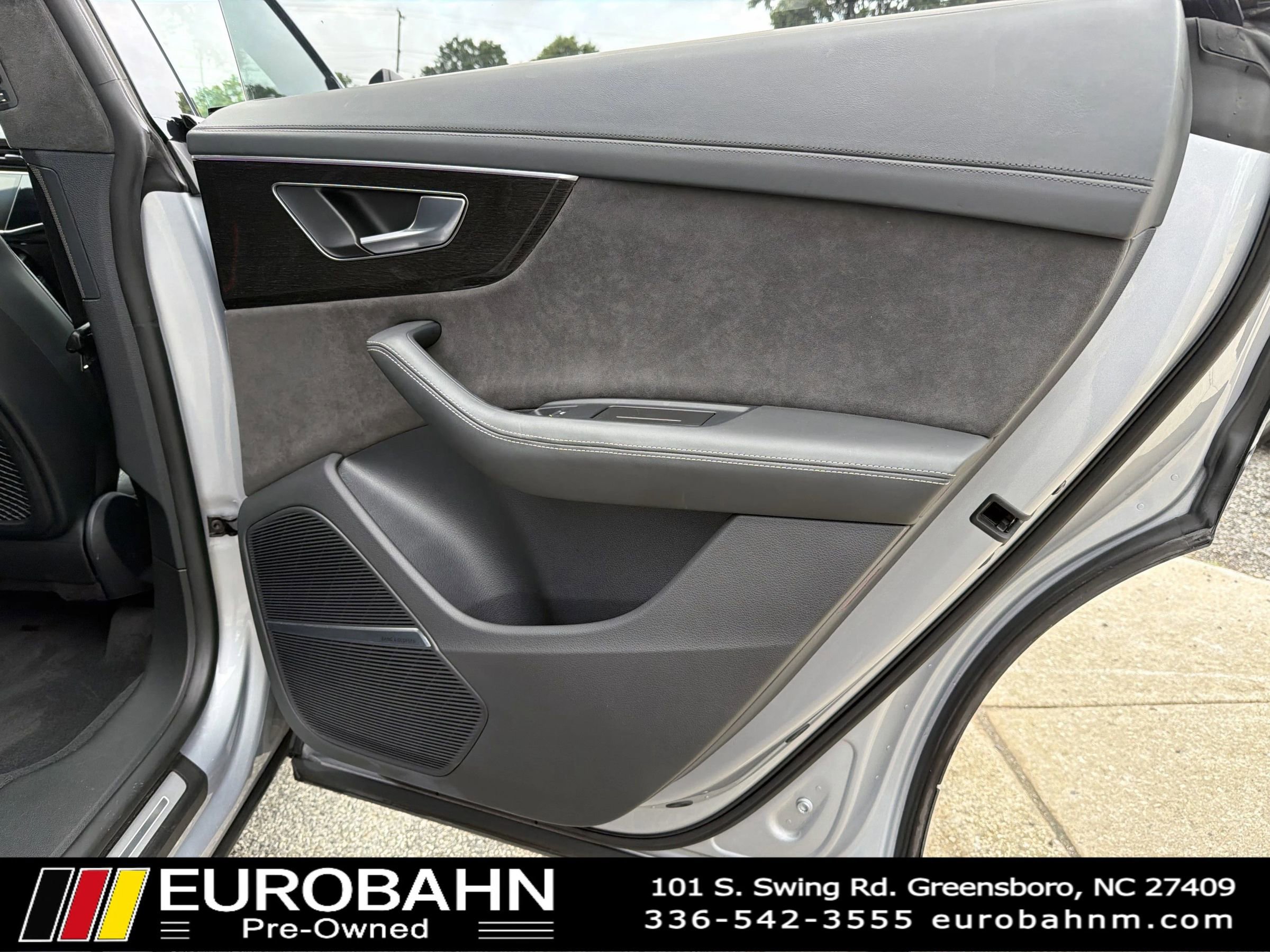 Used 2021 Audi SQ8 Prestige AWD/4WD image 19