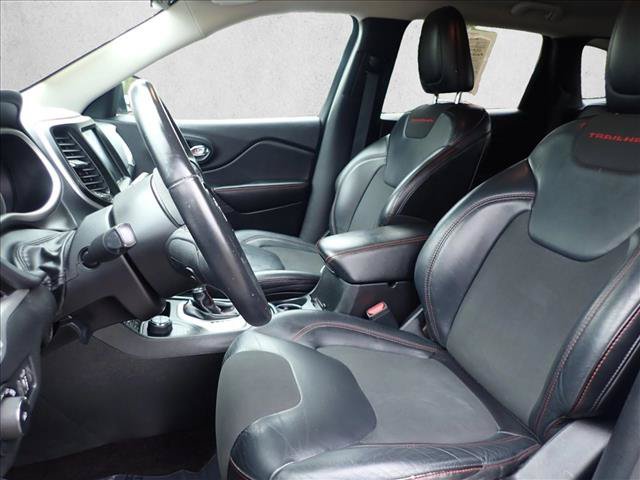 Used 2016 Jeep Cherokee Trailhawk AWD/4WD image 11