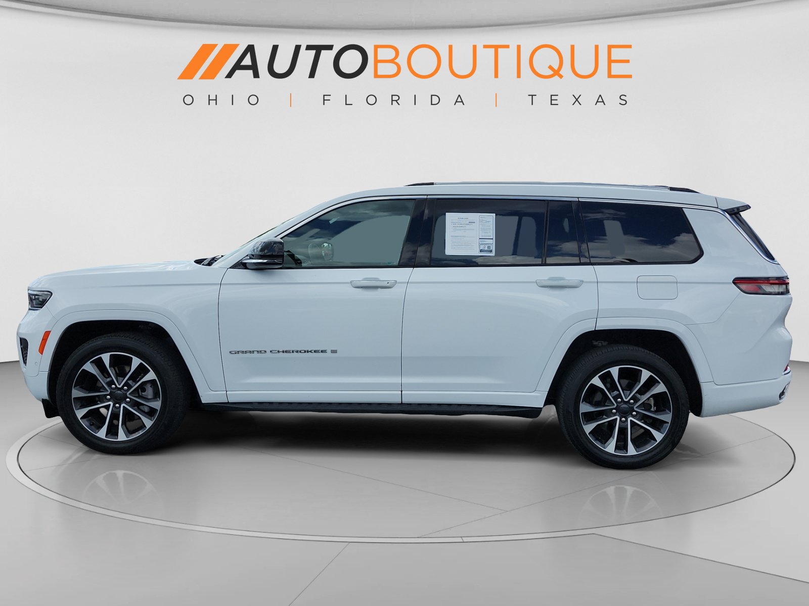 Used 2023 Jeep Grand Cherokee L Overland AWD/4WD image 2