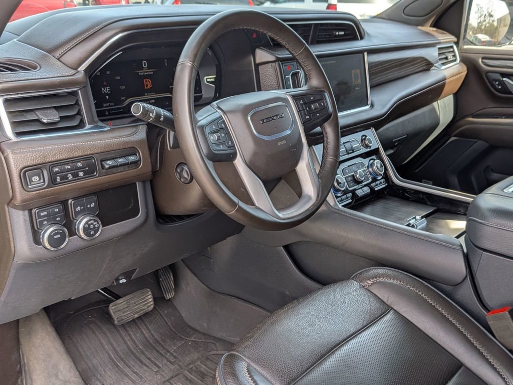 Used 2024 GMC Yukon Denali w/ LPO, Floor Liner Package image 18