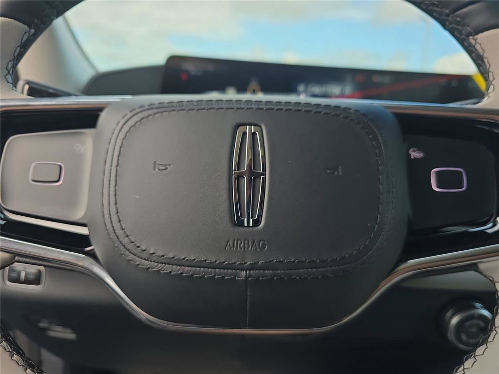 New 2026 Lincoln Navigator Premiere AWD/4WD image 24