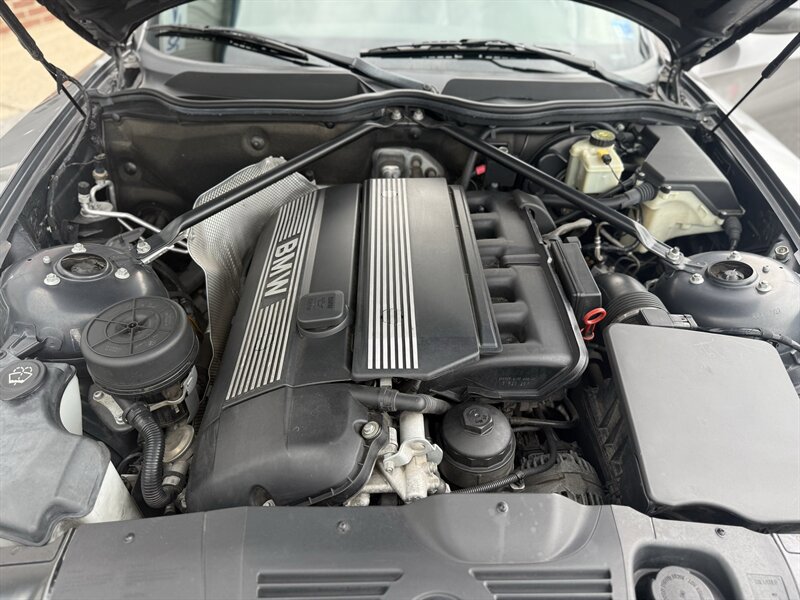Used 2005 BMW Z4 3.0i RWD image 23