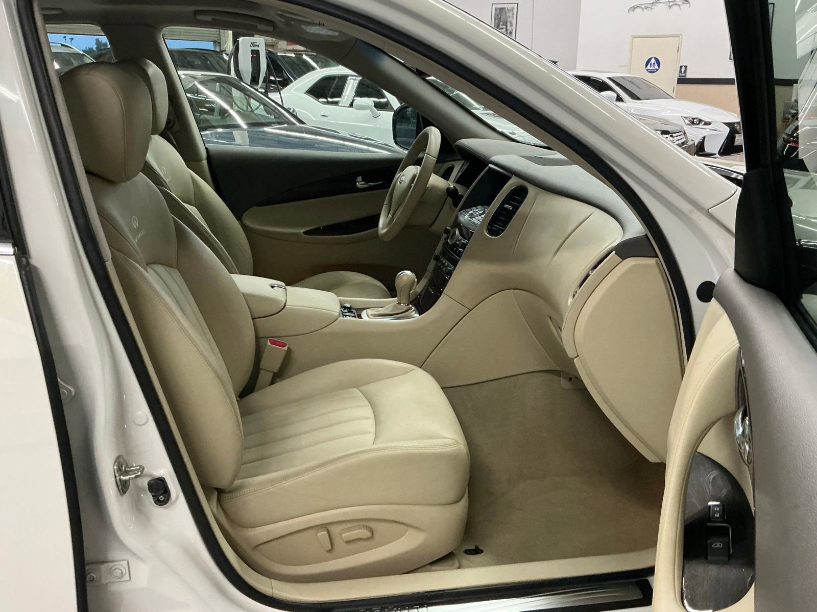 Used 2010 INFINITI EX35 Journey image 12