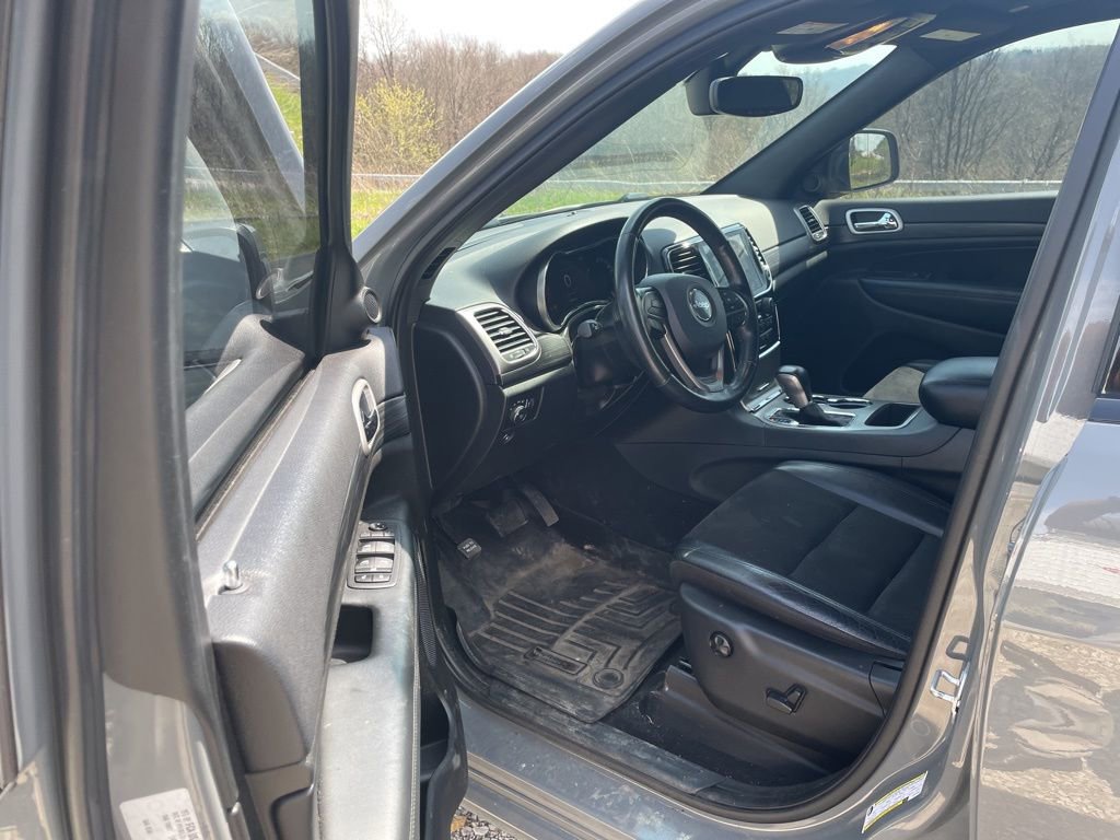 Used 2020 Jeep Grand Cherokee Altitude image 13