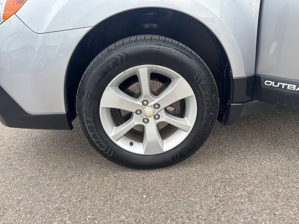 Used 2014 Subaru Outback 2.5i Premium AWD/4WD image 25