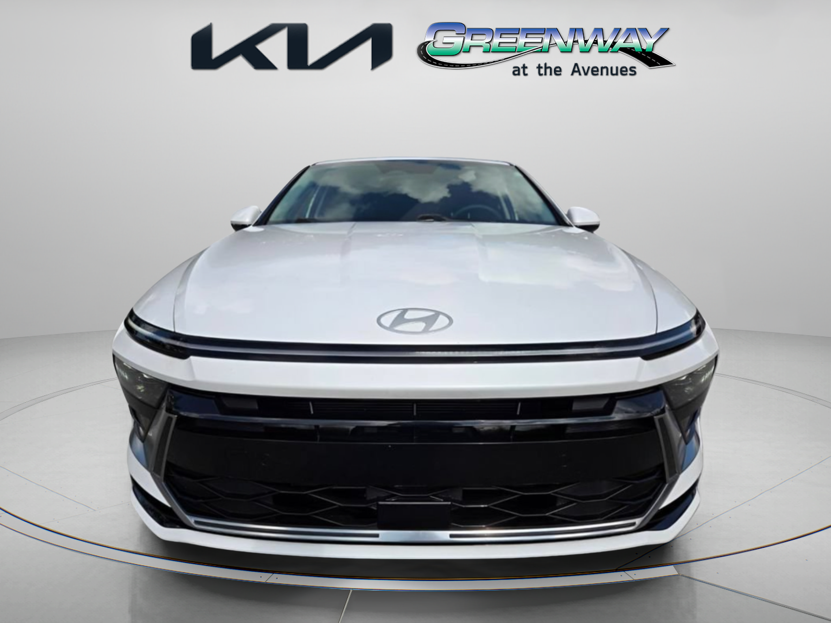 Used 2024 Hyundai Sonata SEL FWD image 2