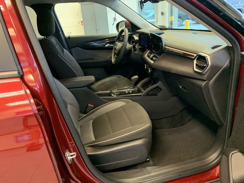 Used 2025 Chevrolet TrailBlazer LT image 18