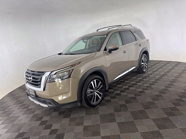 Certified 2025 Nissan Pathfinder Platinum AWD/4WD image 3