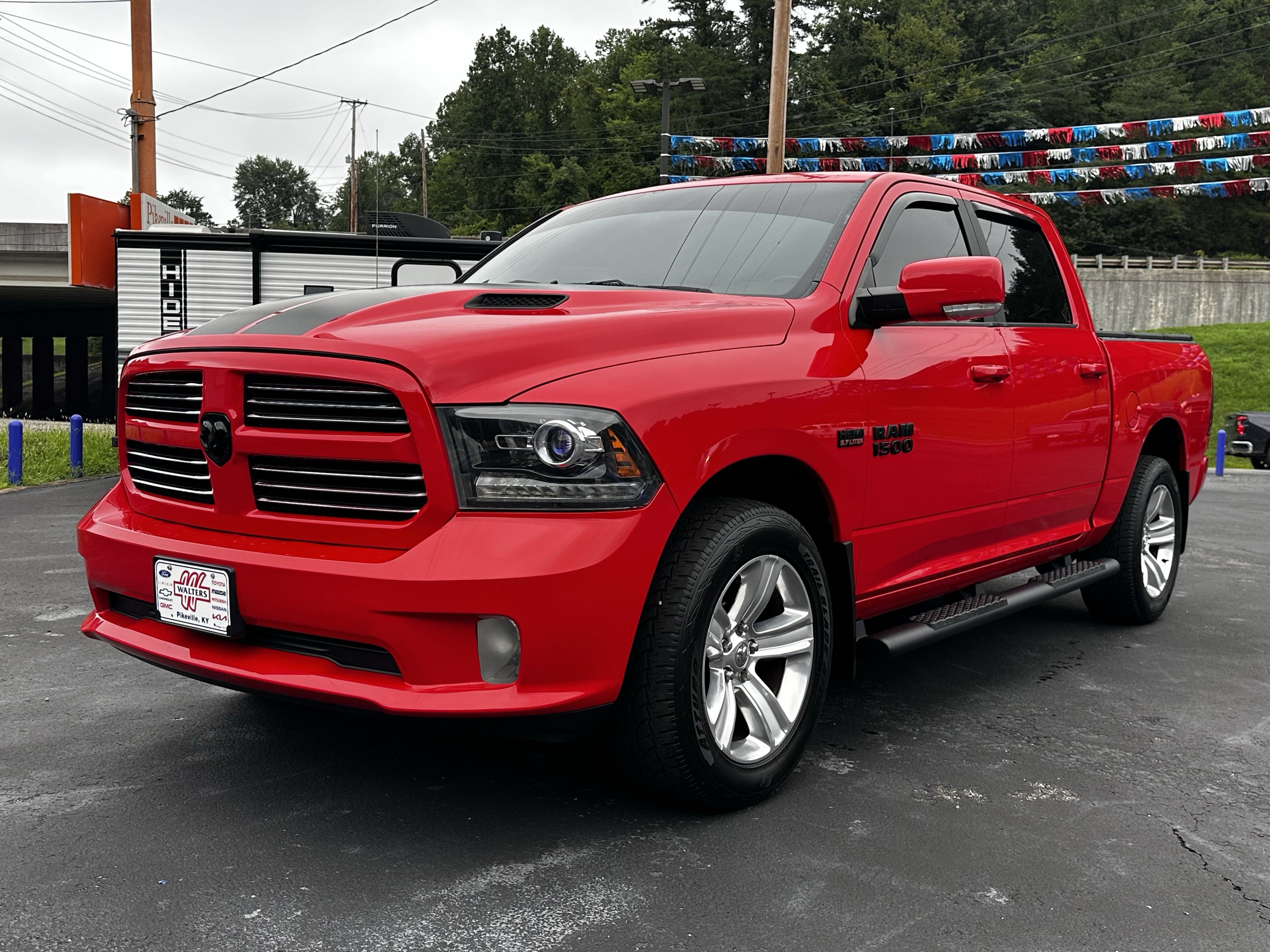 Used 2016 RAM 1500 Sport w/ Comfort Group image 2