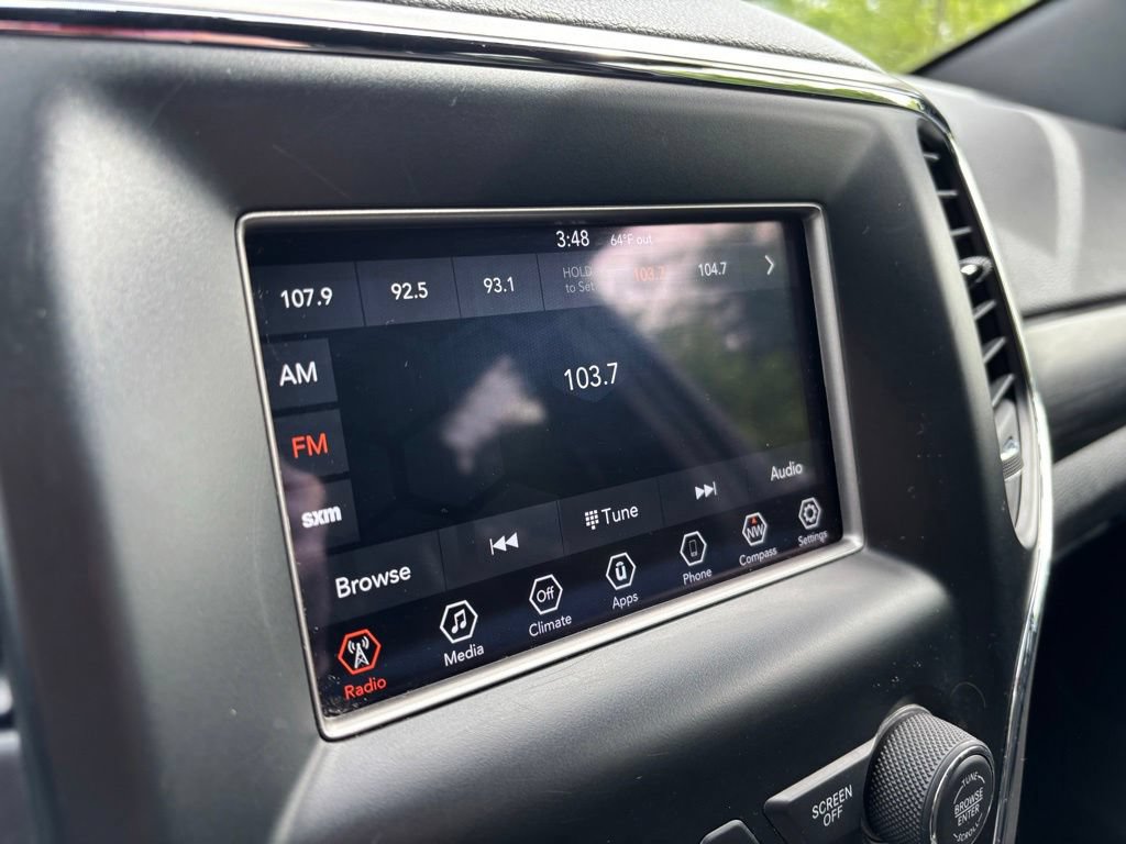Used 2020 Jeep Grand Cherokee Laredo AWD/4WD image 15