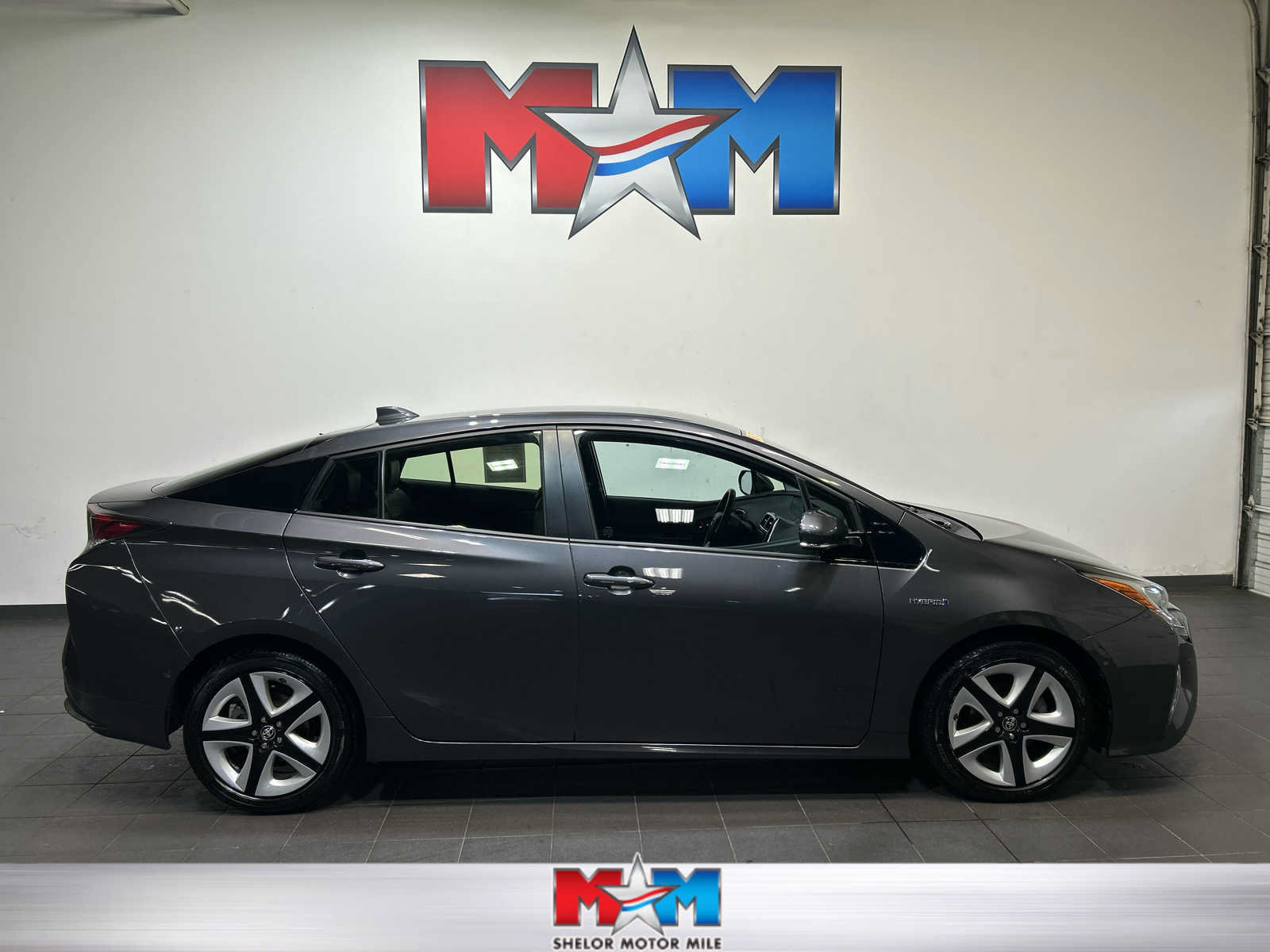 Used 2017 Toyota Prius Four Touring w/ Premium Convenience Package FWD image 1