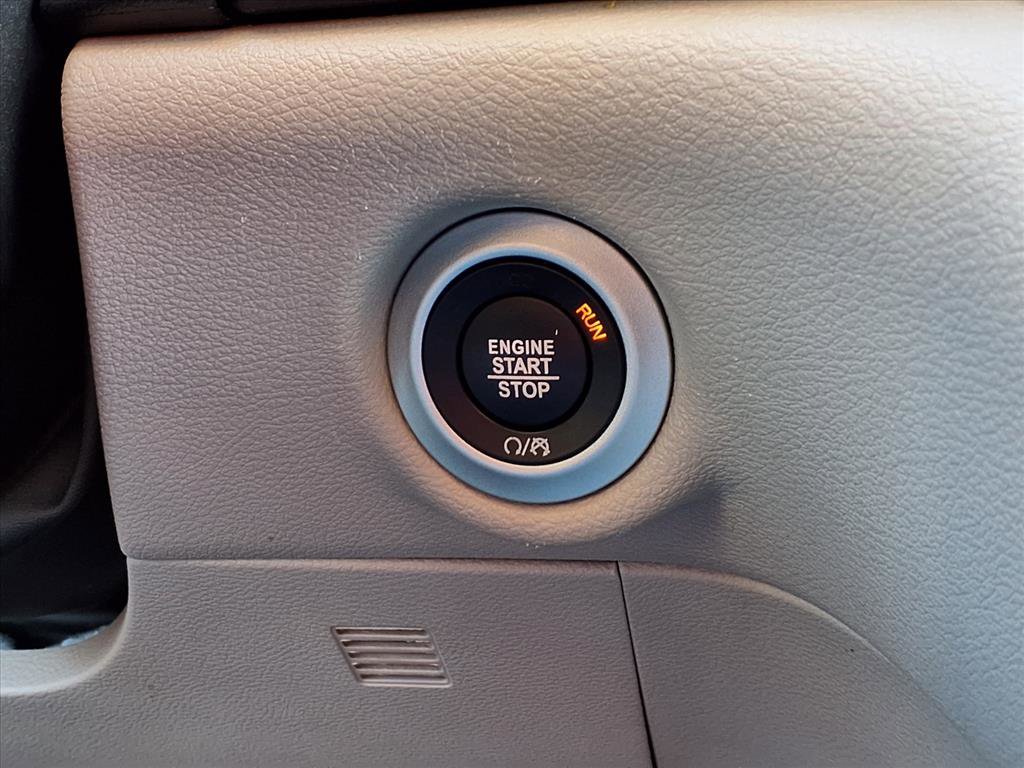 Used 2024 Chrysler Voyager LX image 15