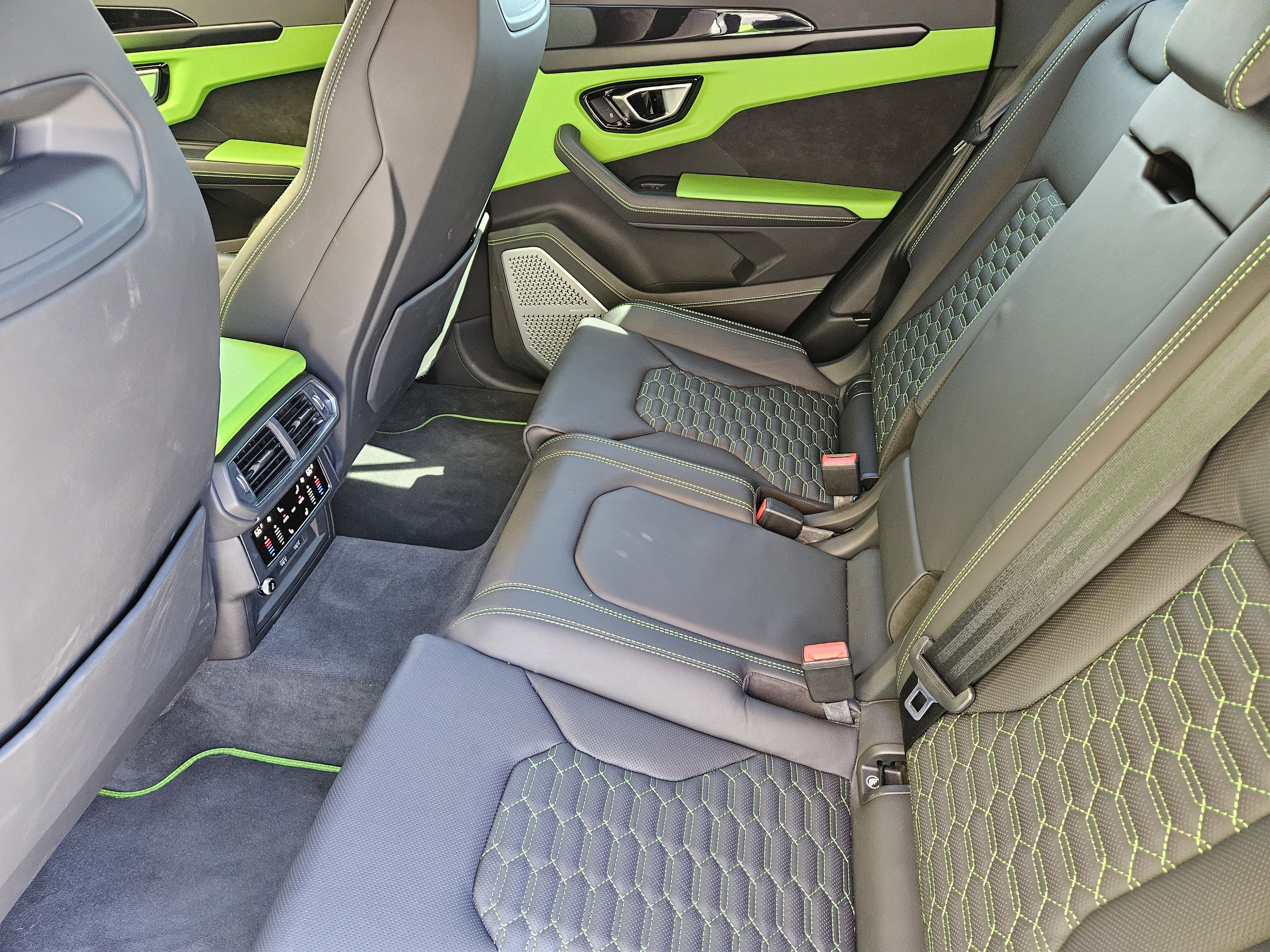 Used 2021 Lamborghini Urus image 31