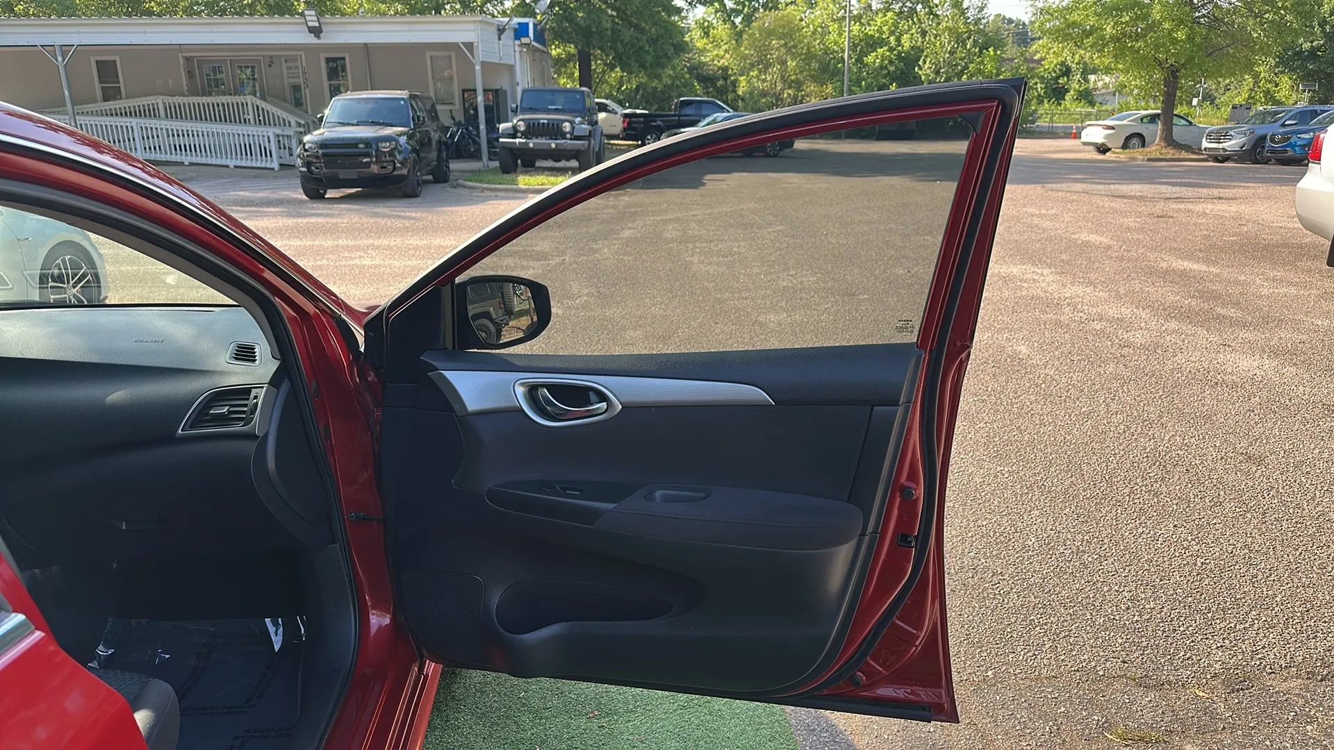 Used 2013 Nissan Sentra SR w/ Premium Pkg FWD image 24