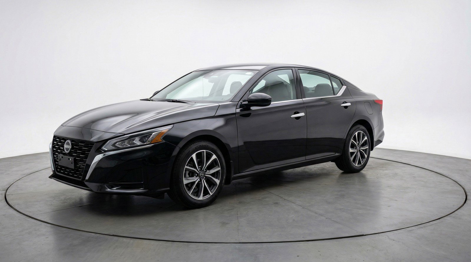 Used 2025 Nissan Altima 2.5 SV image 3