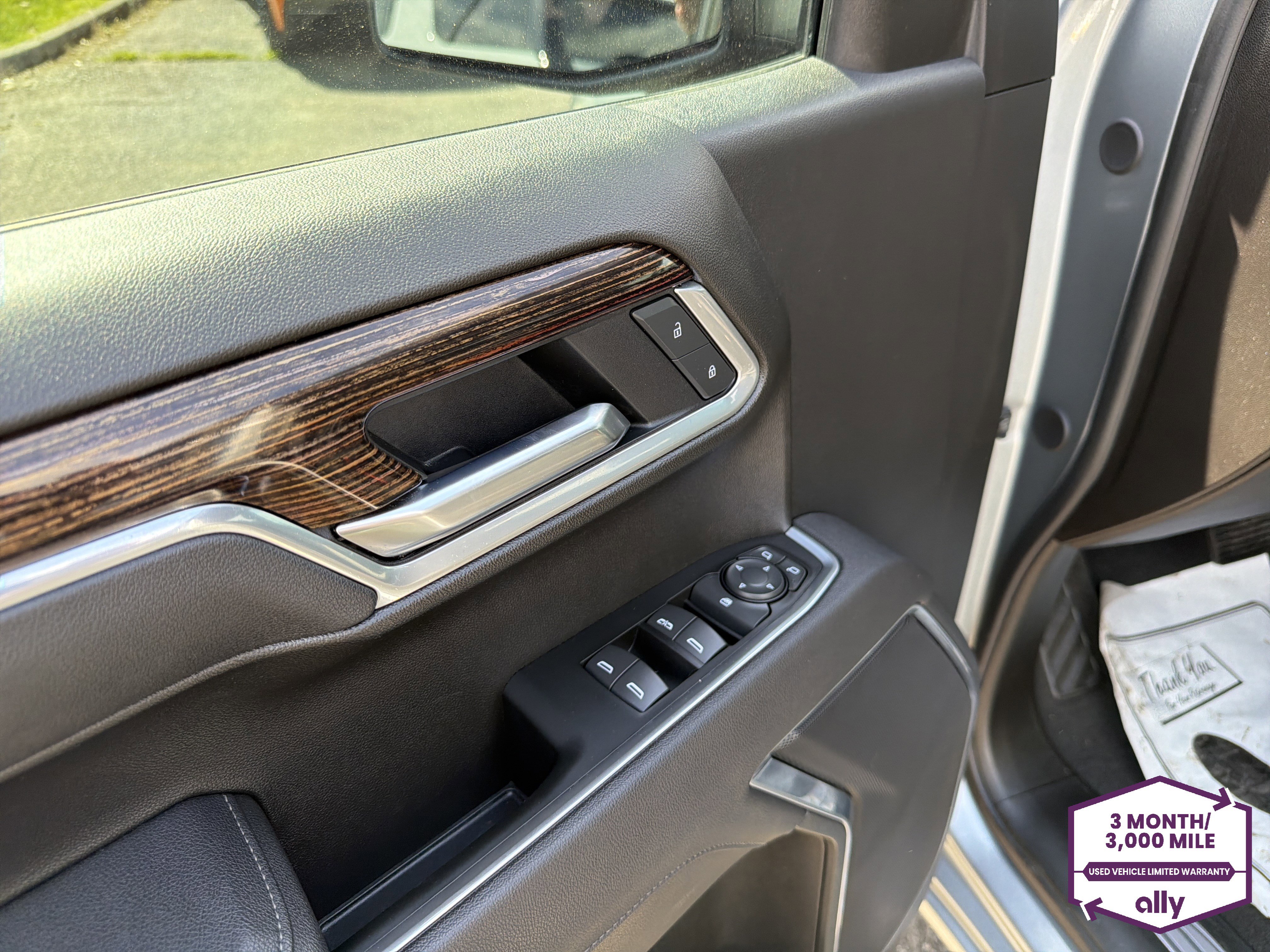 Used 2025 GMC Sierra 1500 Elevation w/ LPO, Elevation Black Package AWD/4WD image 15