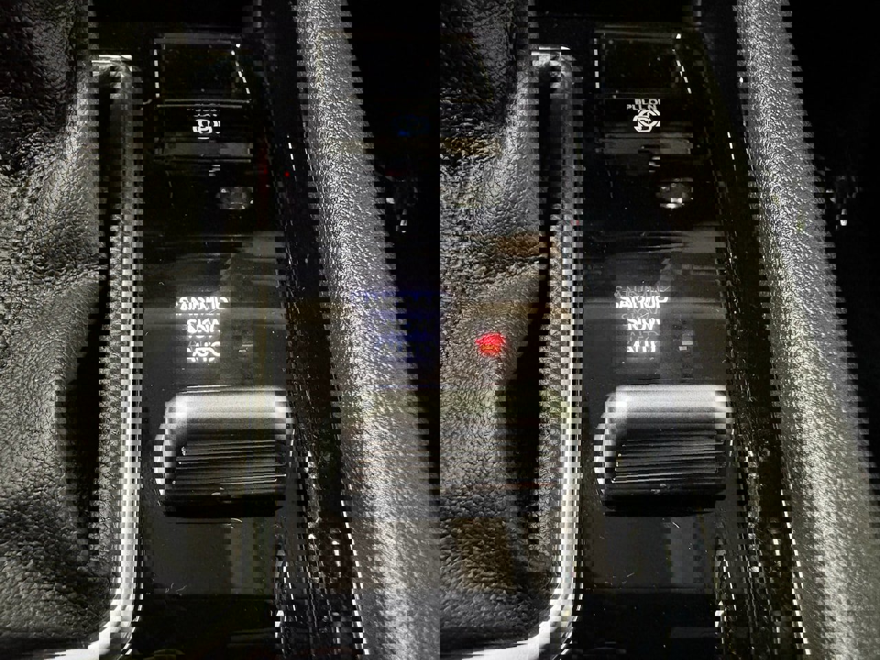 Used 2025 Jeep Compass Limited image 17