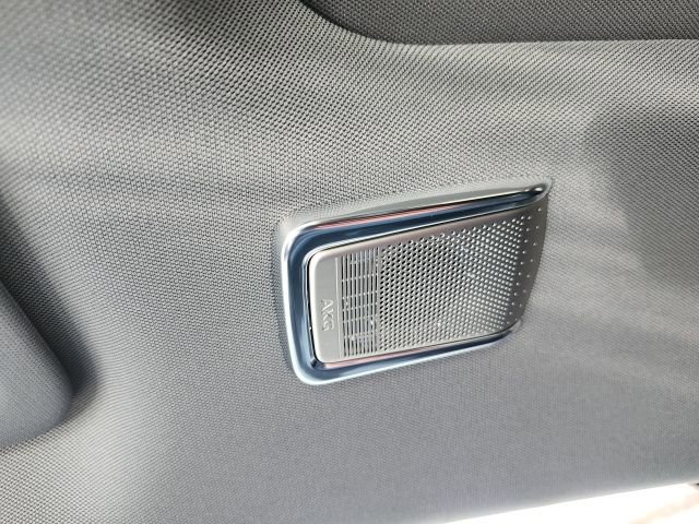 New 2025 Cadillac Optiq Luxury 2 image 36