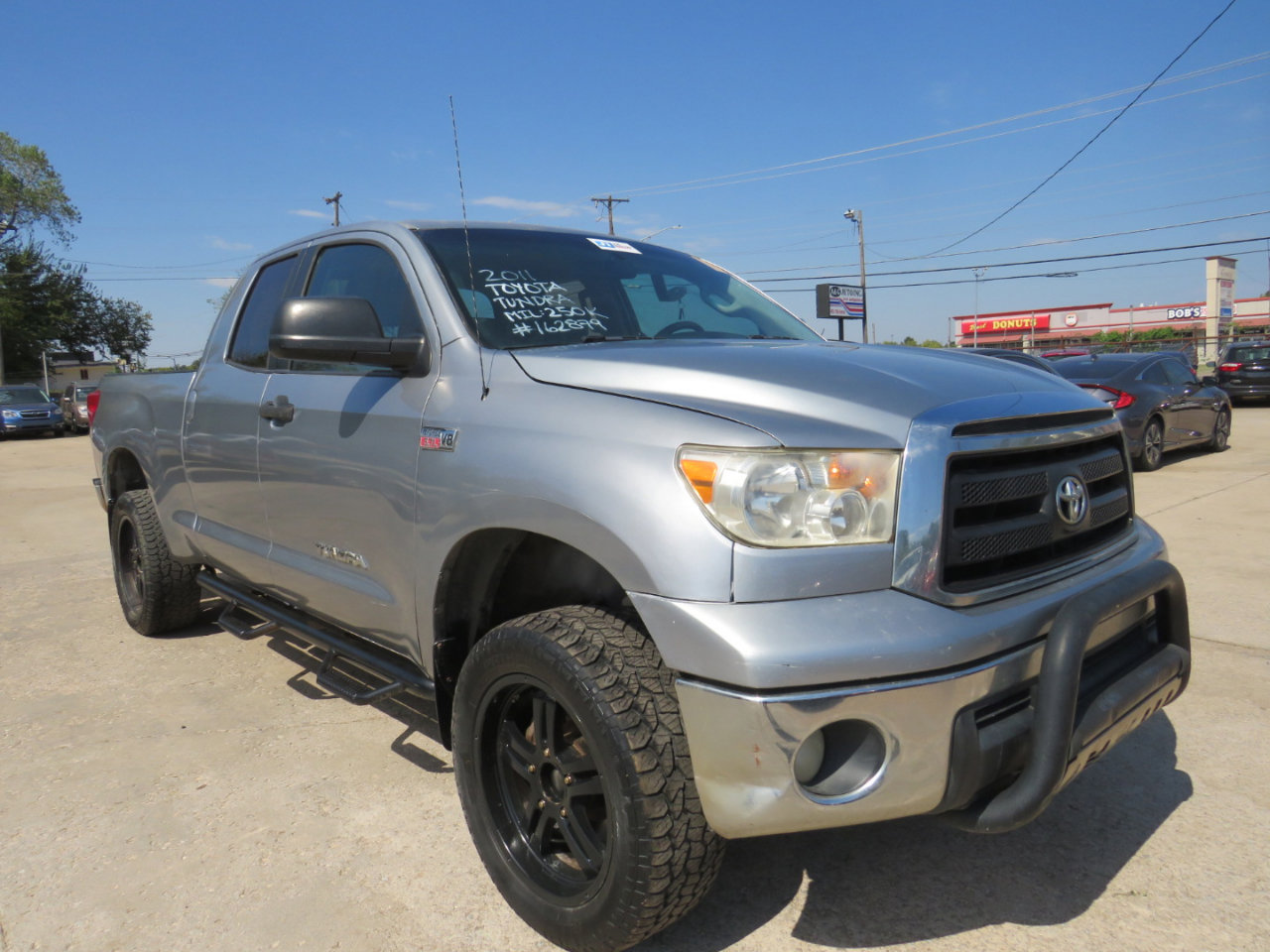 Used 2011 Toyota Tundra 4x4 Double Cab w/ Tow Pkg image 4