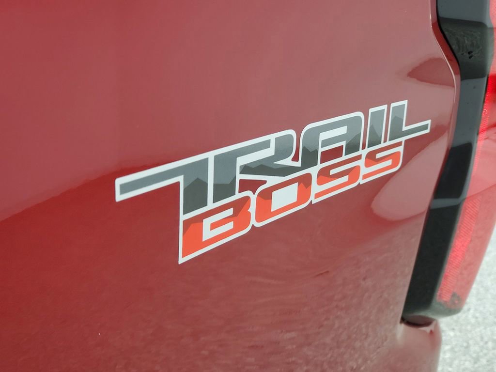 Used 2023 Chevrolet Colorado Trail Boss w/ Technology Package AWD/4WD image 28