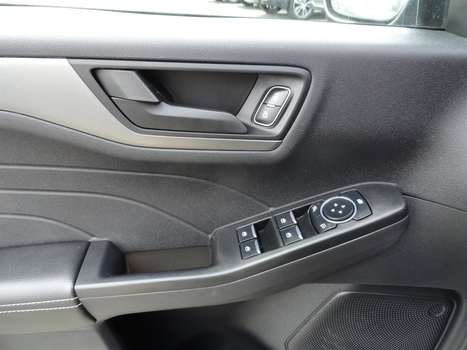 Certified 2023 Ford Escape Active AWD/4WD image 10