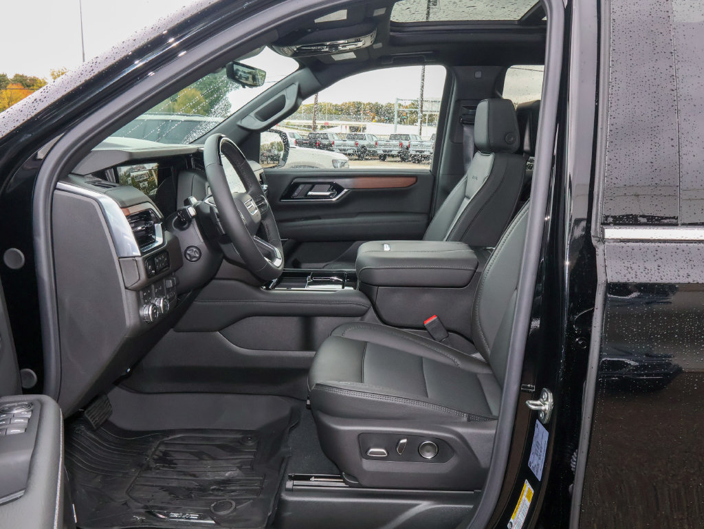 New 2026 GMC Yukon Denali w/ Denali Reserve Package AWD/4WD image 9