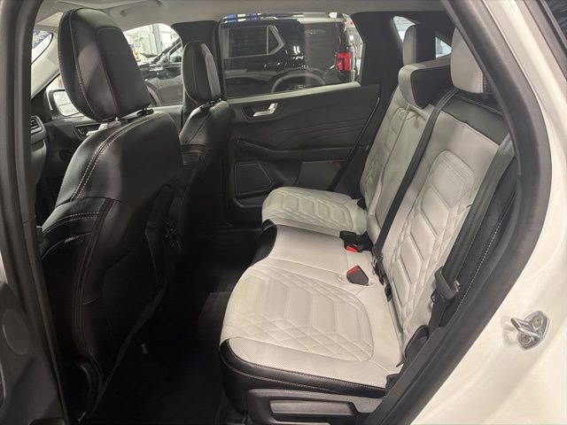 Used 2024 Ford Escape SE w/ PHEV Premium Package image 11