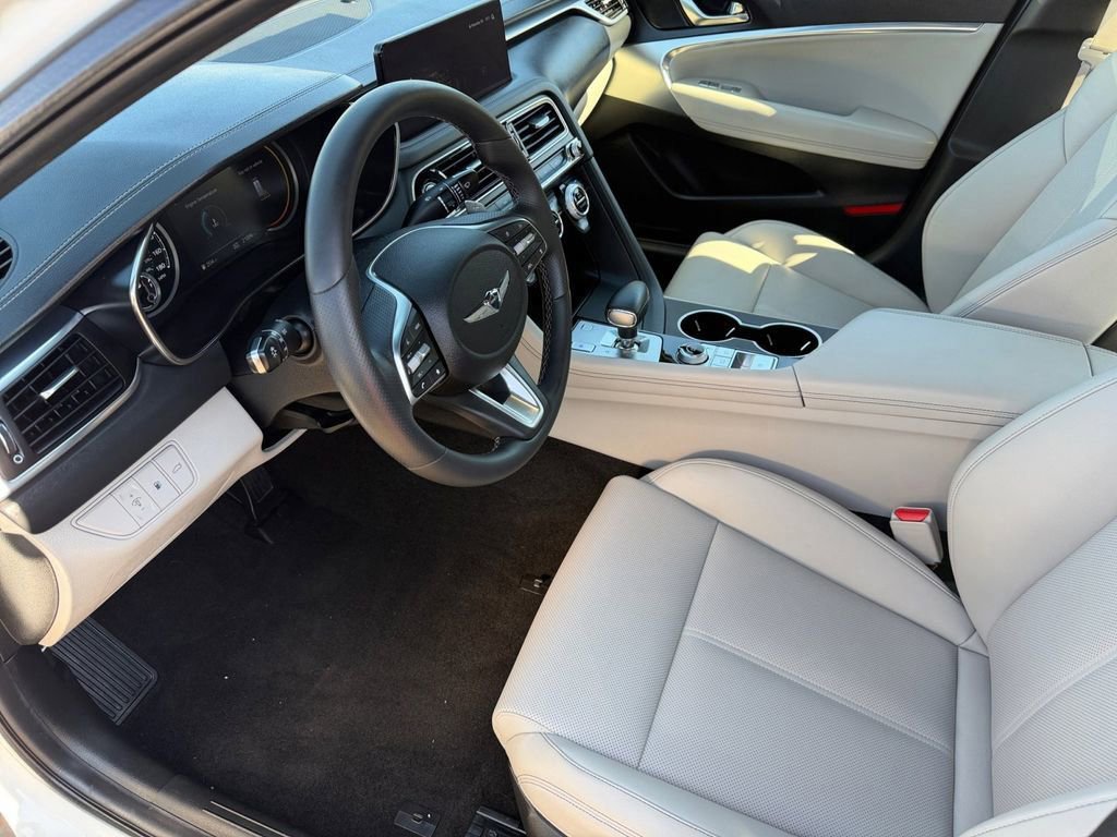 Used 2023 Genesis G70 2.0T image 10