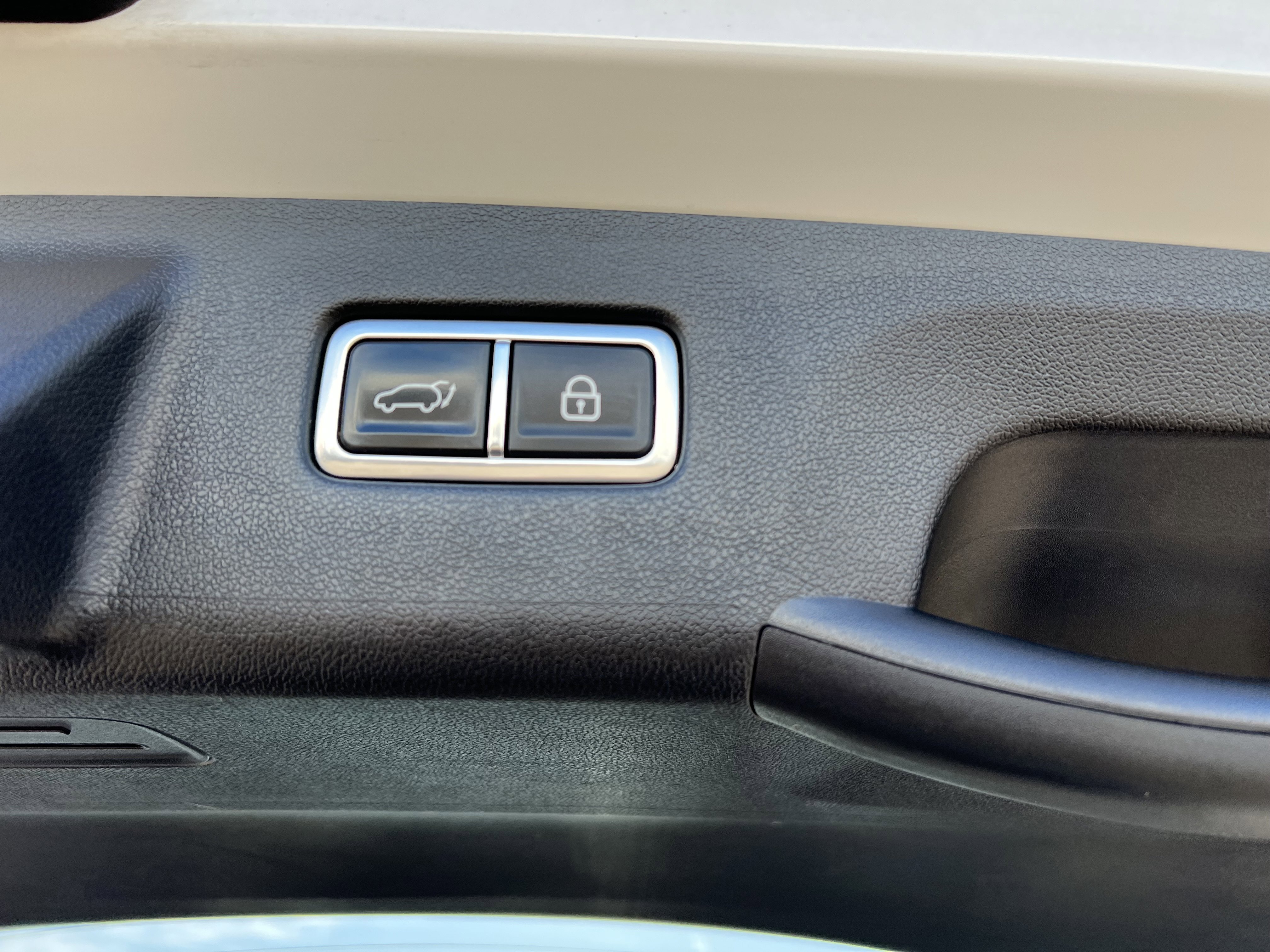 Used 2021 Kia Sorento EX image 11