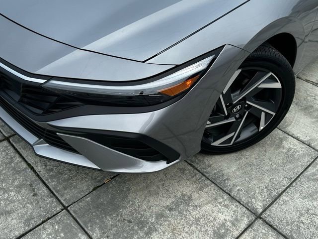 Certified 2025 Hyundai Elantra SEL FWD image 27