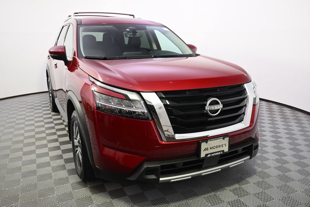 Used 2024 Nissan Pathfinder SL AWD/4WD image 9