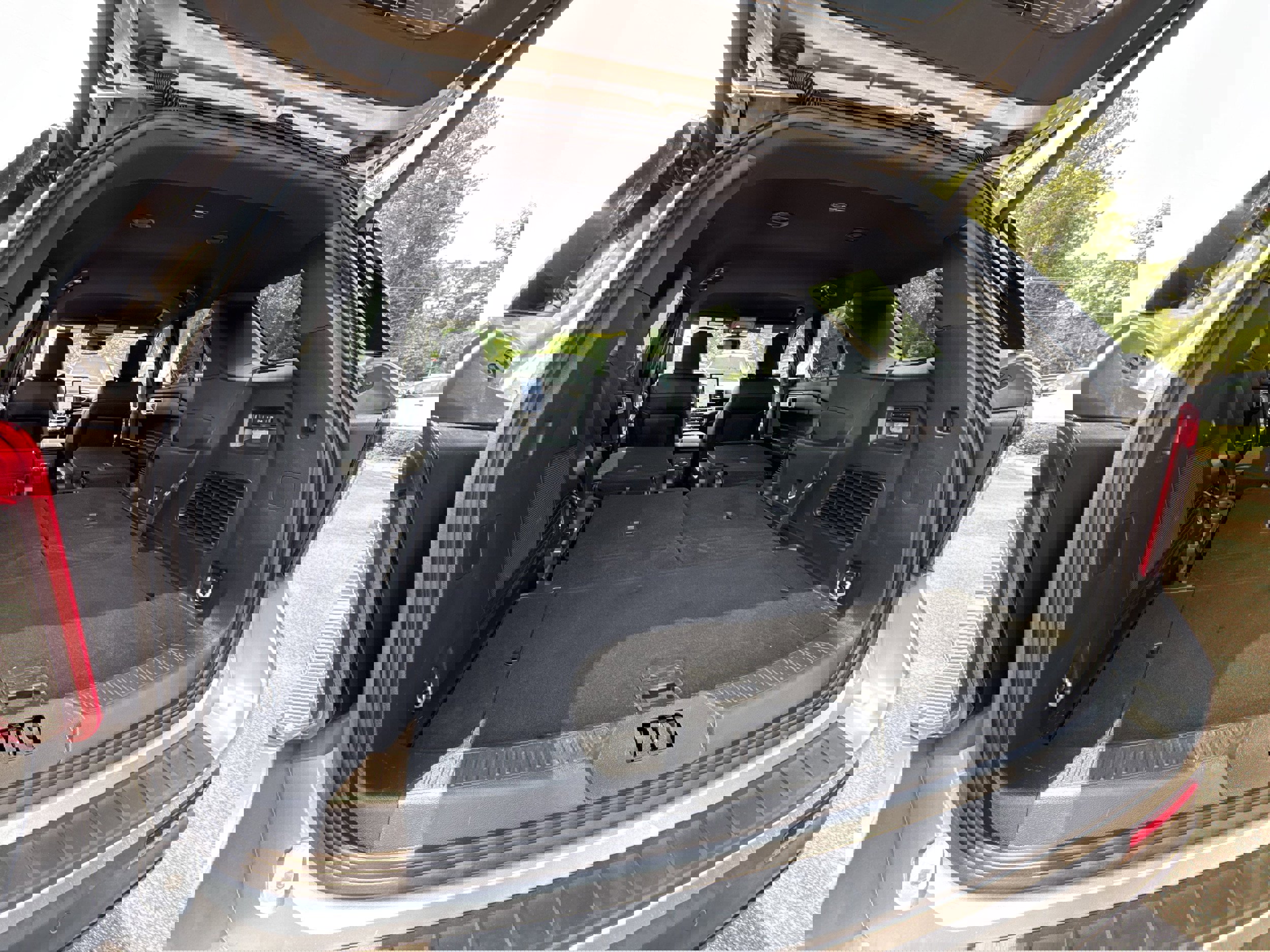 Used 2024 Ford Explorer ST w/ Equipment Group 401A image 31