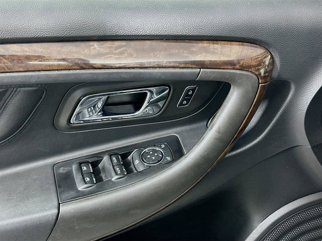 Used 2016 Ford Taurus Limited image 18