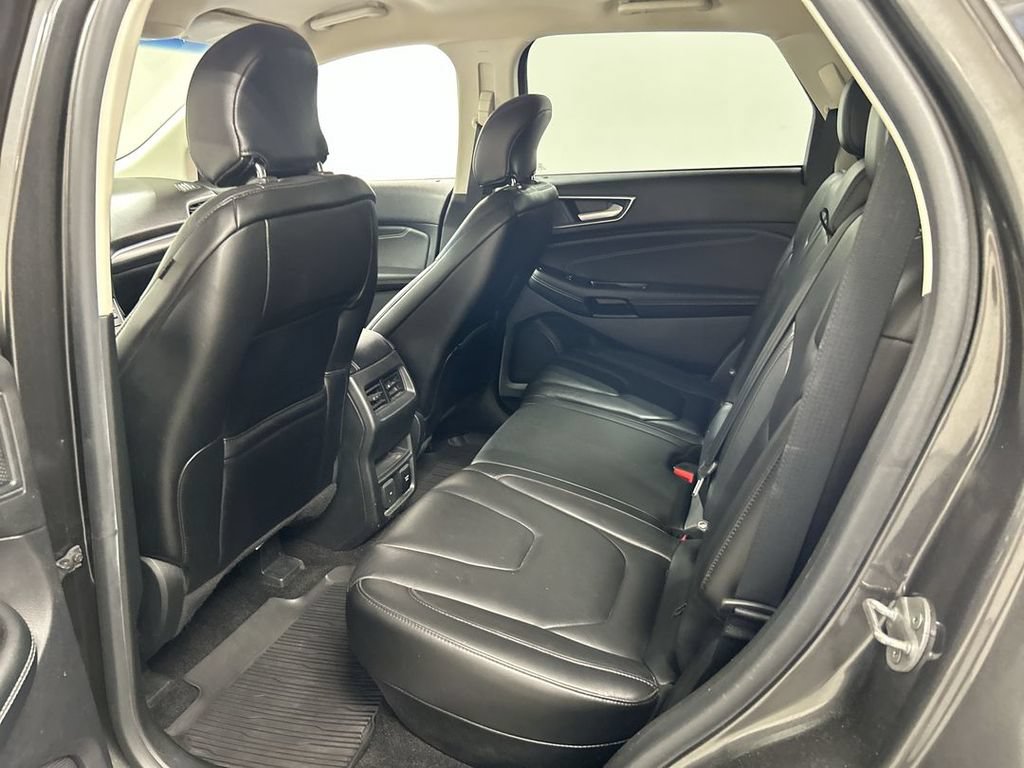 Used 2019 Ford Edge Titanium w/ Cold Weather Package AWD/4WD image 19