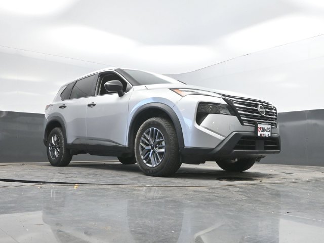 Used 2024 Nissan Rogue S AWD/4WD image 42