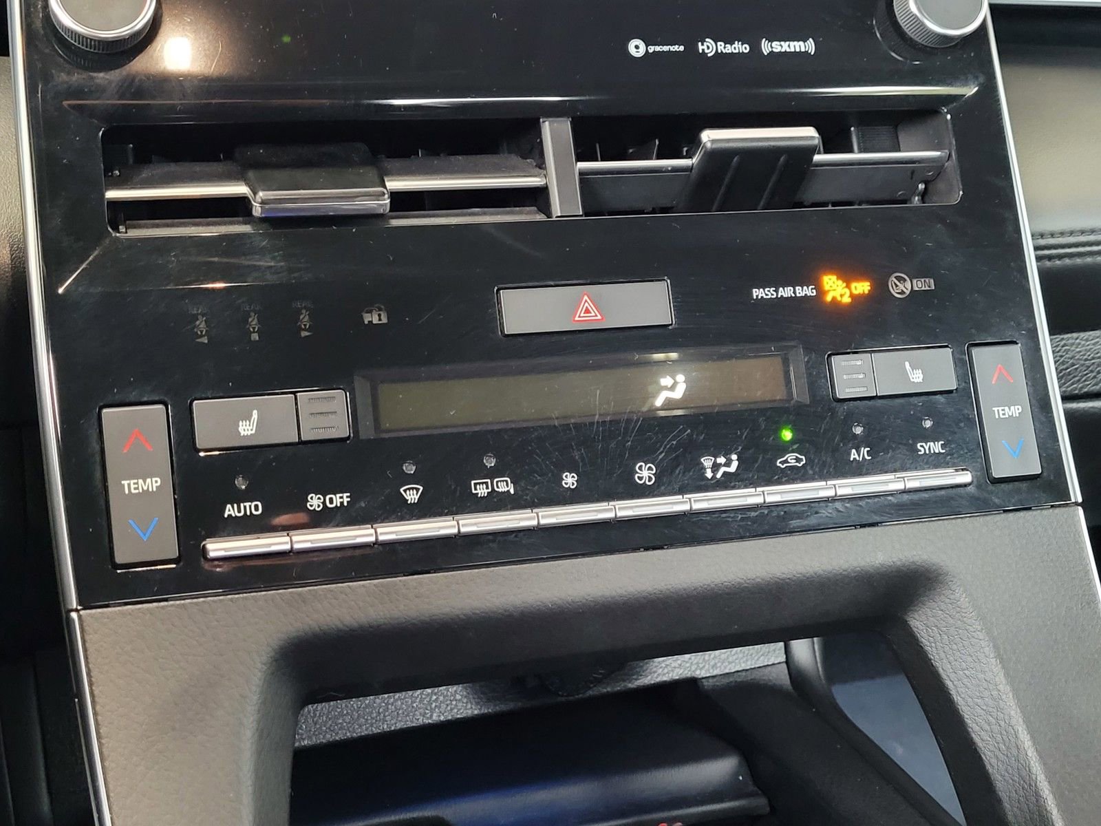 Certified 2022 Toyota Avalon XLE image 24