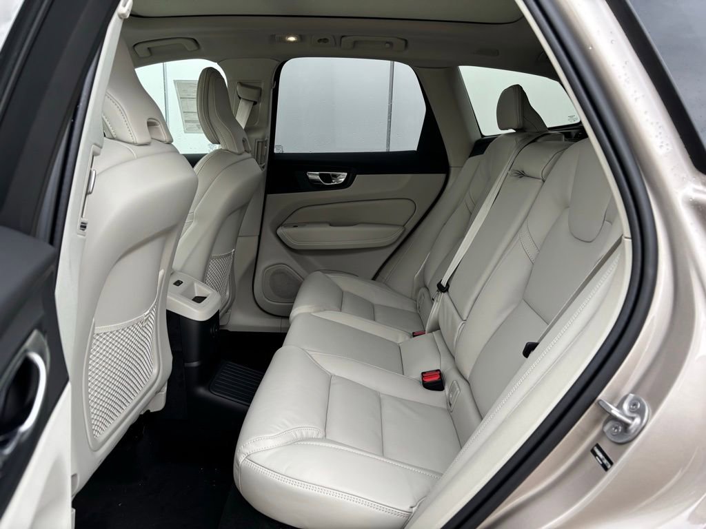 New 2026 Volvo XC60 T8 Ultra w/ Climate Package image 15