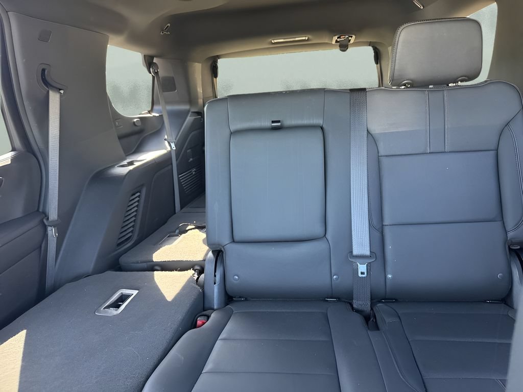 Used 2025 Chevrolet Tahoe RST AWD/4WD image 8