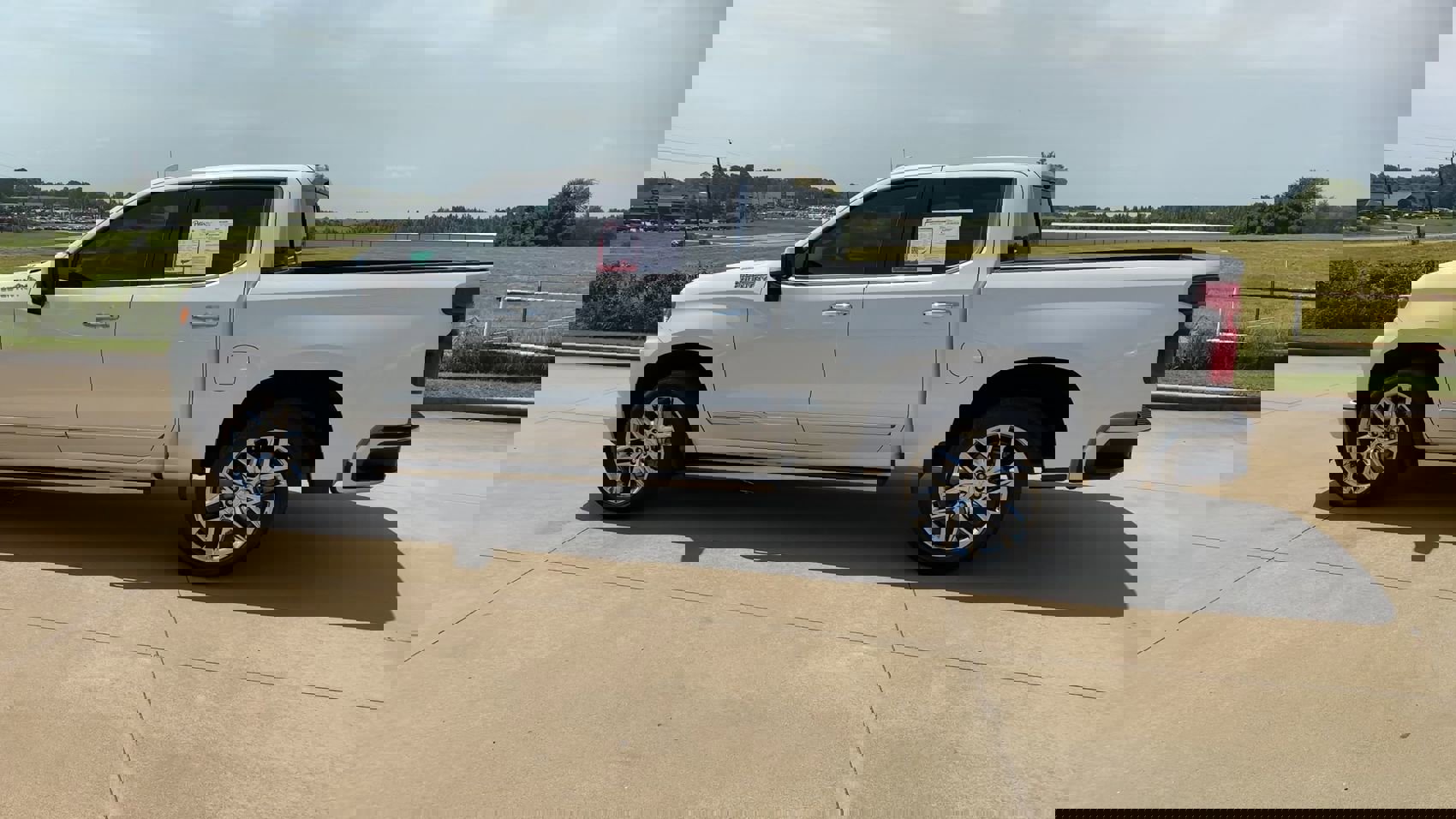 Used 2024 Chevrolet Silverado 1500 High Country w/ High Country Premium Package image 5