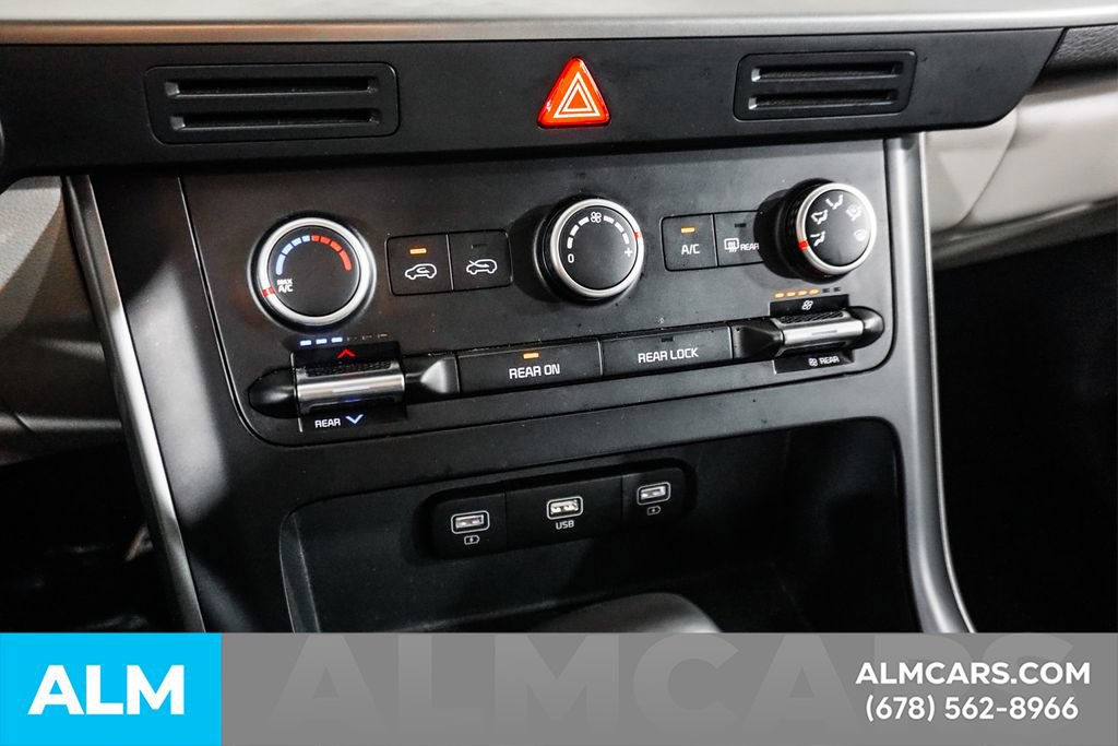 Used 2024 Kia Carnival LX FWD image 34