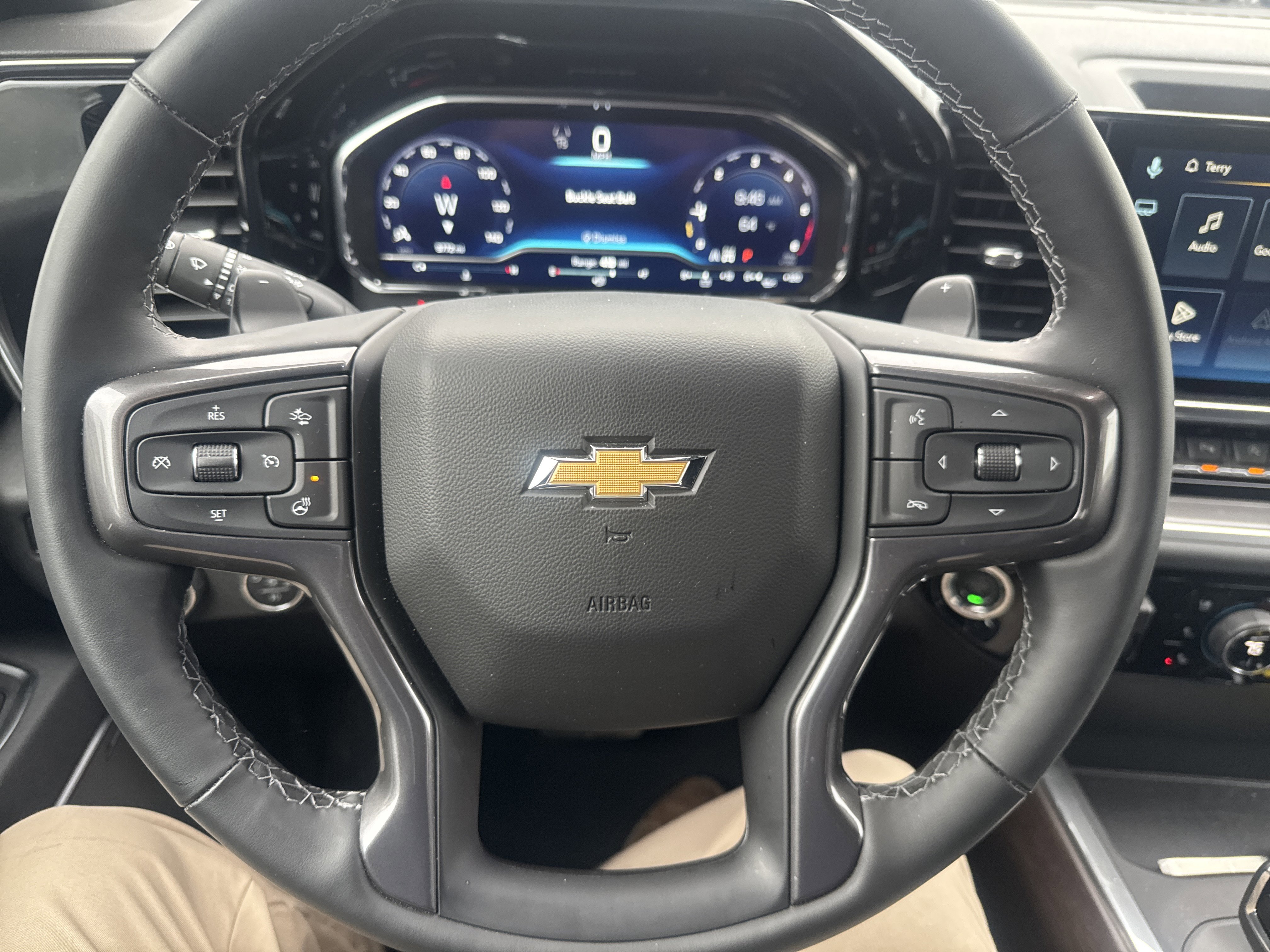 Used 2025 Chevrolet Silverado 1500 High Country w/ Technology Package AWD/4WD image 17