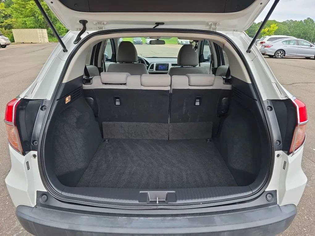 Used 2018 Honda HR-V EX image 45